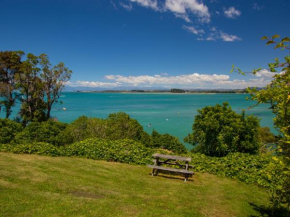 Bay Breeze - Stephens Bay, Kaiteriteri Holiday Home